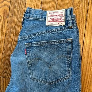 Levi light wash straight leg jeans